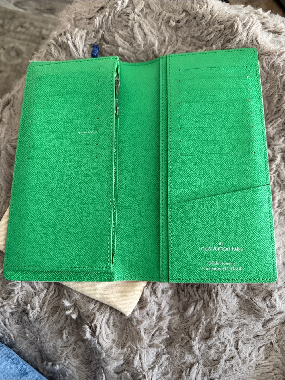 Louis Vuitton Graffiti Card Holder Wallet USED CONDITION ‼️Read Description‼️ - Picture 3 of 10